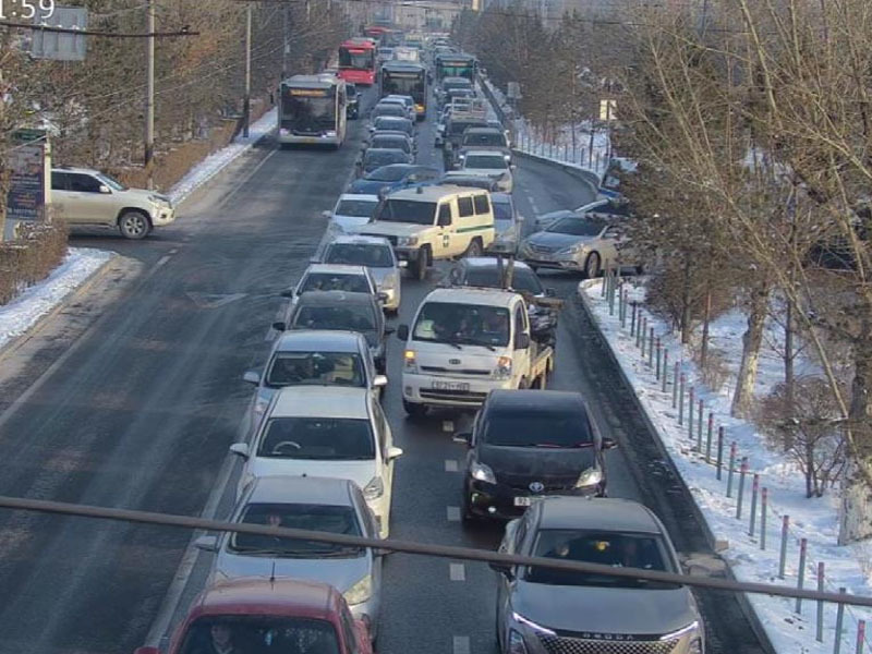 Офицеруудын ордноос Ботаникийн автобусны буудал хүртэл чиглэлийн тээврийн хэрэгсэлийн эгнээг чөлөөлөв